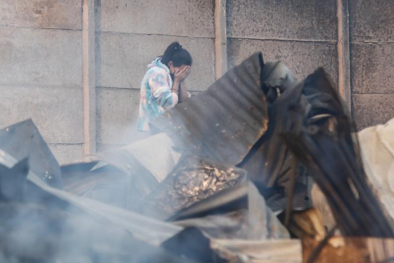 Personas afectadas por incendios en Valparaíso - Agencia Uno