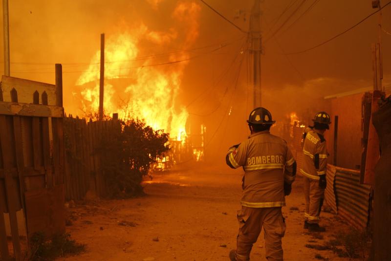 Agencia Uno - De Valparaíso a La Araucanía: El resumen de los incendios forestales en la zona centro sur del país