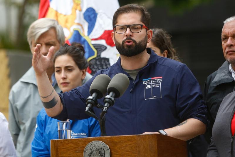 Presidente Boric anunció ayudas a personas afectadas por incendios - Agencia Uno