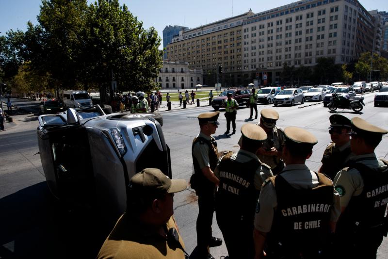 Accidente de tránsito frente a La Moneda - Agencia Uno