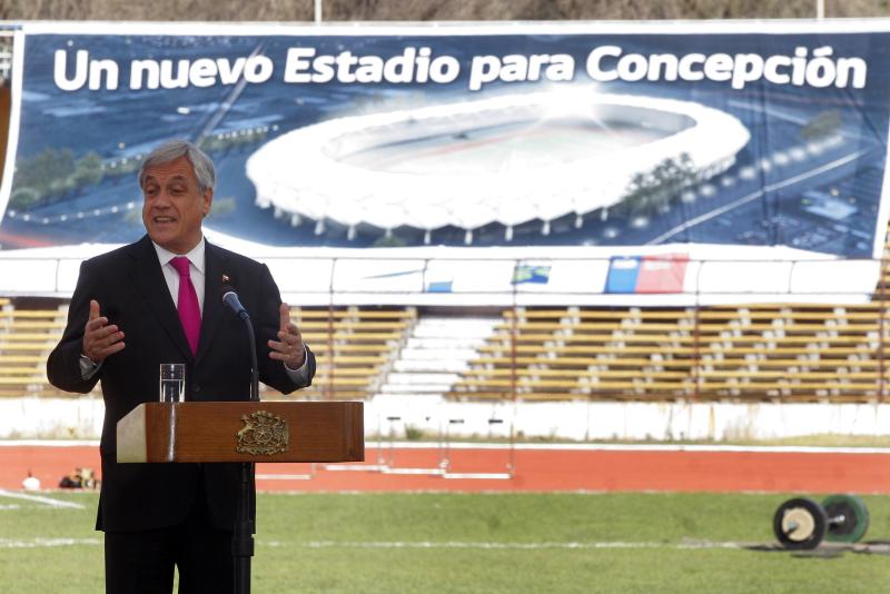 En el anuncio de la remodelación del Estadio Ester Roa Rebolledo de Concepción - Créditos: Agencia UNO