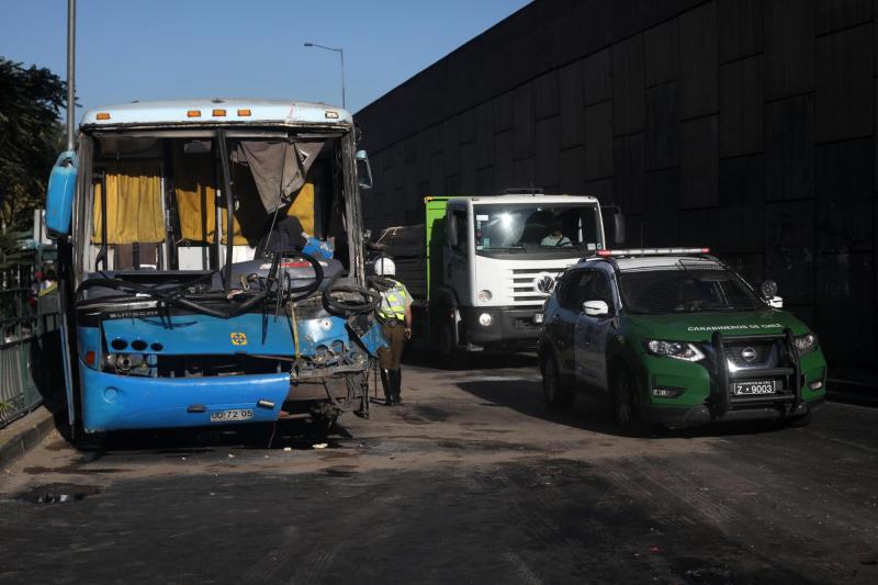 Choque de buses en Conchalí - Aton
