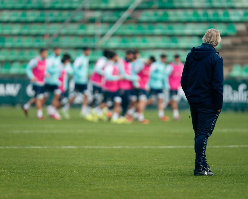 Manuel Pellegrini recibió una mala noticia justo el último día del mercado de fichajes. / Foto: @RealBetis