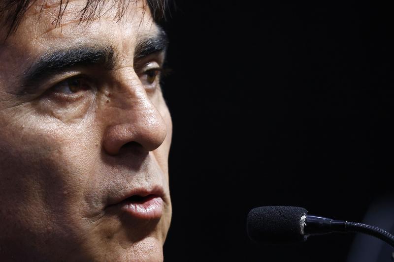 Gustavo Quinteros es criticado duramente en Argentina y los hinchas pierden la paciencia / Créditos: Photosport