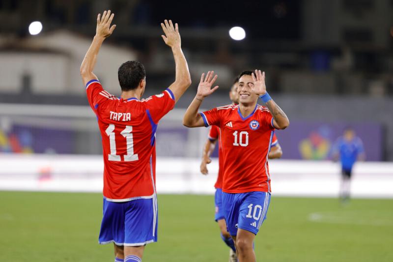 Gonzalo Tapia y Lucas Assadi anotaron en el triunfo de la Roja Sub 23 ante Paraguay en el Preolímpico - Crédito: Photosport.