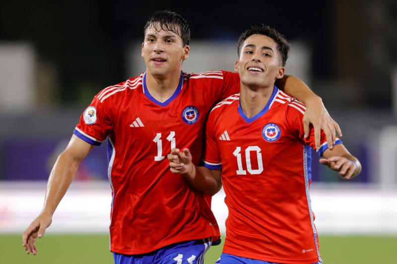 Gonzalo Tapia y Lucas Assadi brillaron en el triunfo de la Roja en el Preolímpico - Crédito: Photosport.