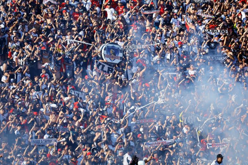 Los hinchas de Colo Colo quieren hacer historia en la Copa Libertadores - Crédito: Photosport.