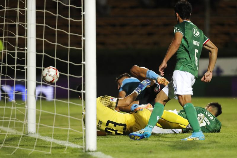 Carlos Villanueva tuvo un regreso para el olvido en Audax Italiano. / Photosport