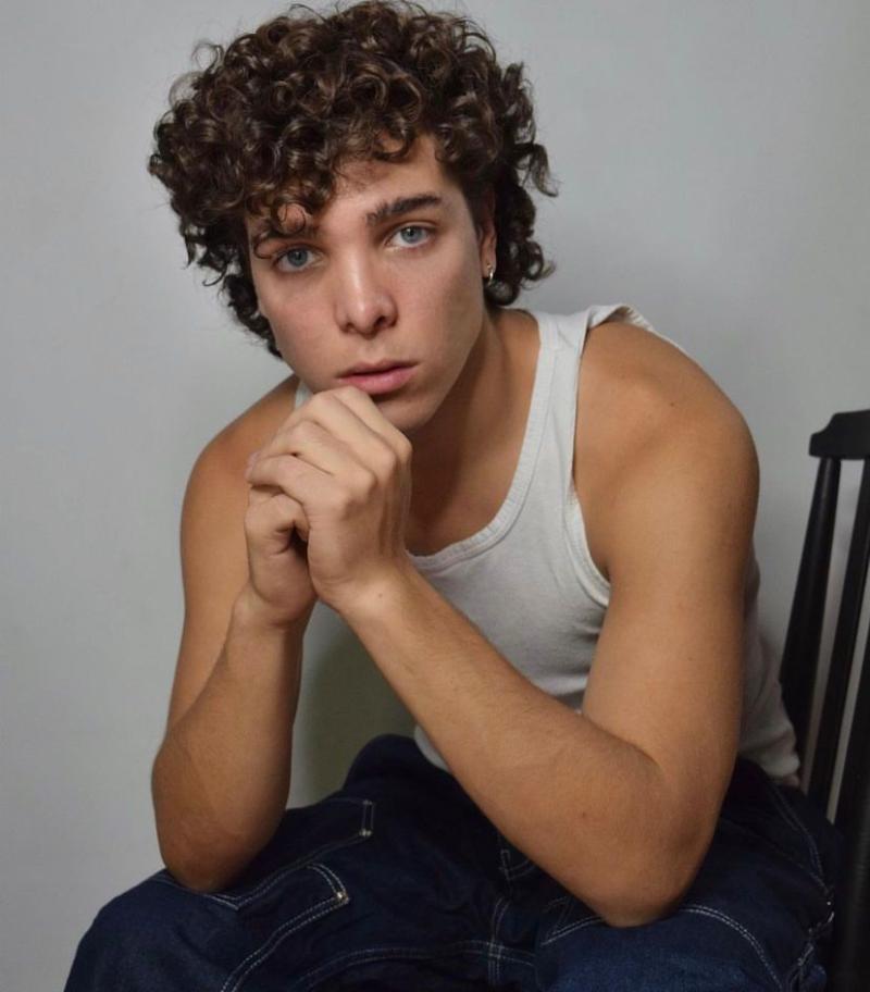 Instagram - "Qué feos que son": El antiguo tuit contra chilenos que le causa problemas a actor de "La Sociedad de la Nieve"