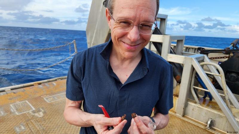 Astrofísico Avi Loeb