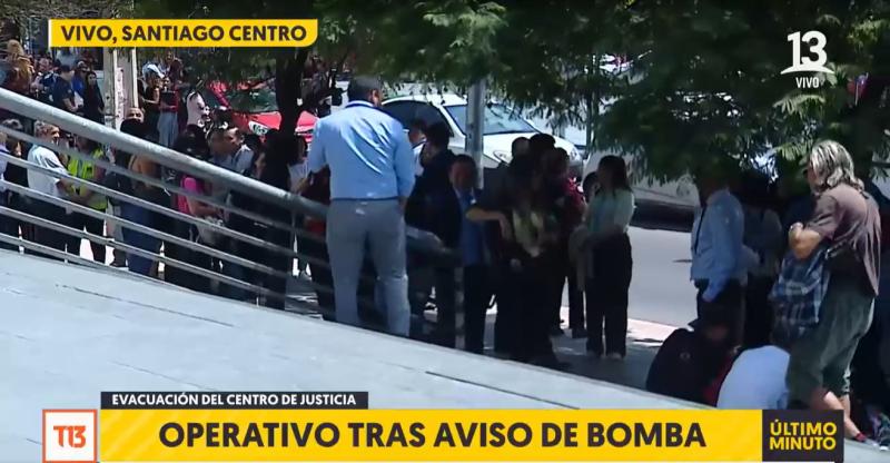 T13 - Evacúan Centro de Justicia por aviso de bomba