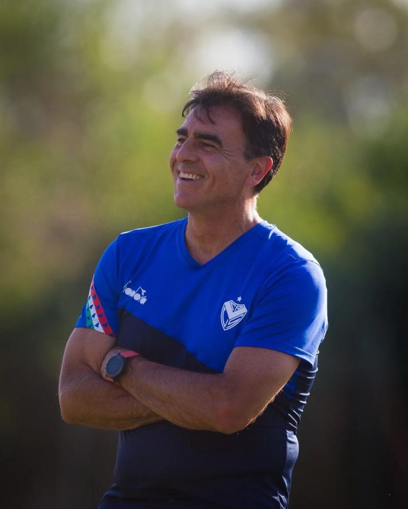 Gustavo Quinteros sumó su segunda victoria al hilo en Argentina - Créditos: Instagram @Velez