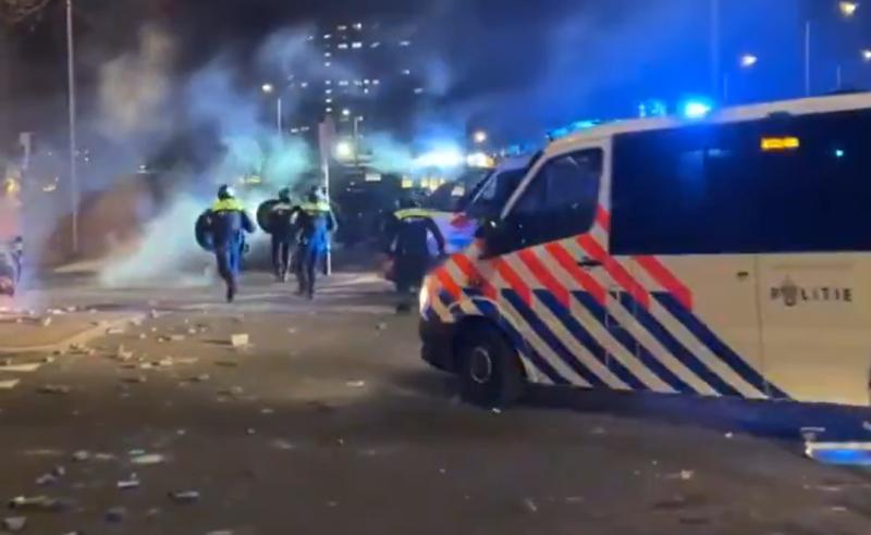 Captura de redes sociales - Cuatro policías heridos tras disturbios en La Haya