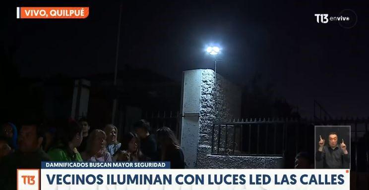 T13 - Vecinos afectados por incendios forestales iluminan con luces led