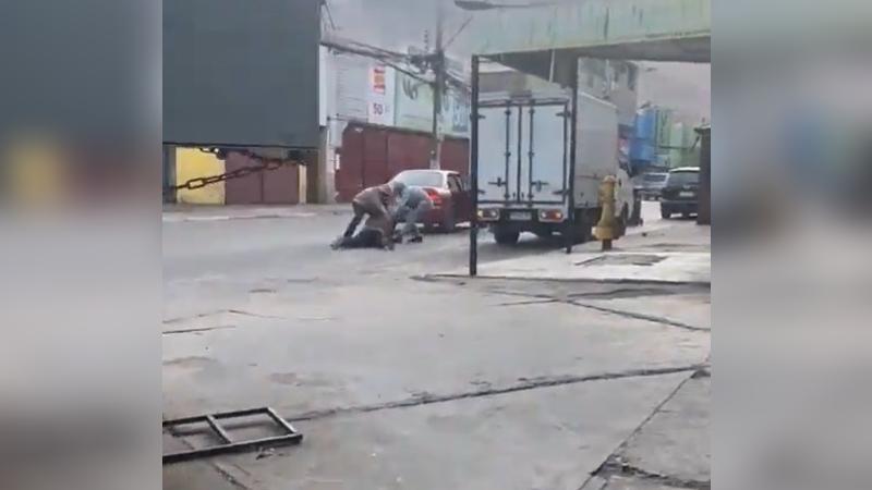 Twitter - Registran violento asalto afuera del Mall Zofri de Iquique