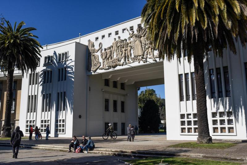 Agencia Uno - Chofer devolvió tesis a estudiante de la Universidad de Concepción
