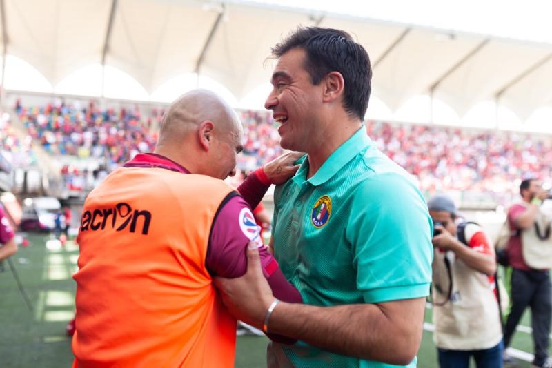 Juan José Ribera se reencontrará con Humberto Suazo en San Luis - Crédito: Agencia Uno.