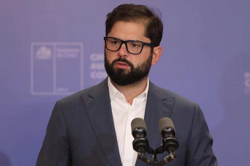 Aumenta aprobación y desaprobación a Boric según Data Influye - Referencial Agencia Uno