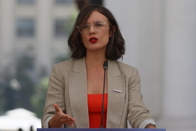 Aton - Ministra vocera, Camila Vallejo