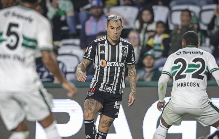 Eduardo Vargas es pretendido por Gremio - Crédito: @eduardovargasrj1