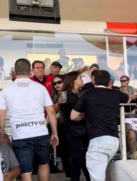 Hincha de Colo Colo agredió a un niño de la U en el Monumental / Créditos: Captura