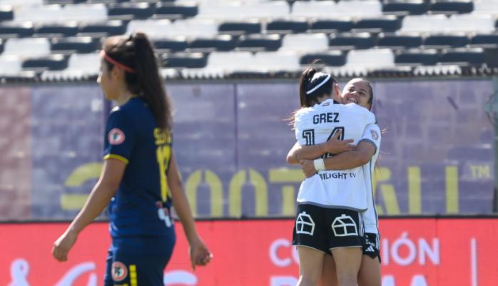 Dahiana Bogarín anotó golazo en Colo Colo - Crédito: @ColoColoFem