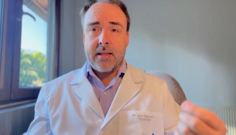 Dr. Alex Renner, médico oncólogo de la Clínica Santa María explicó tratamiento de Kate Middleton