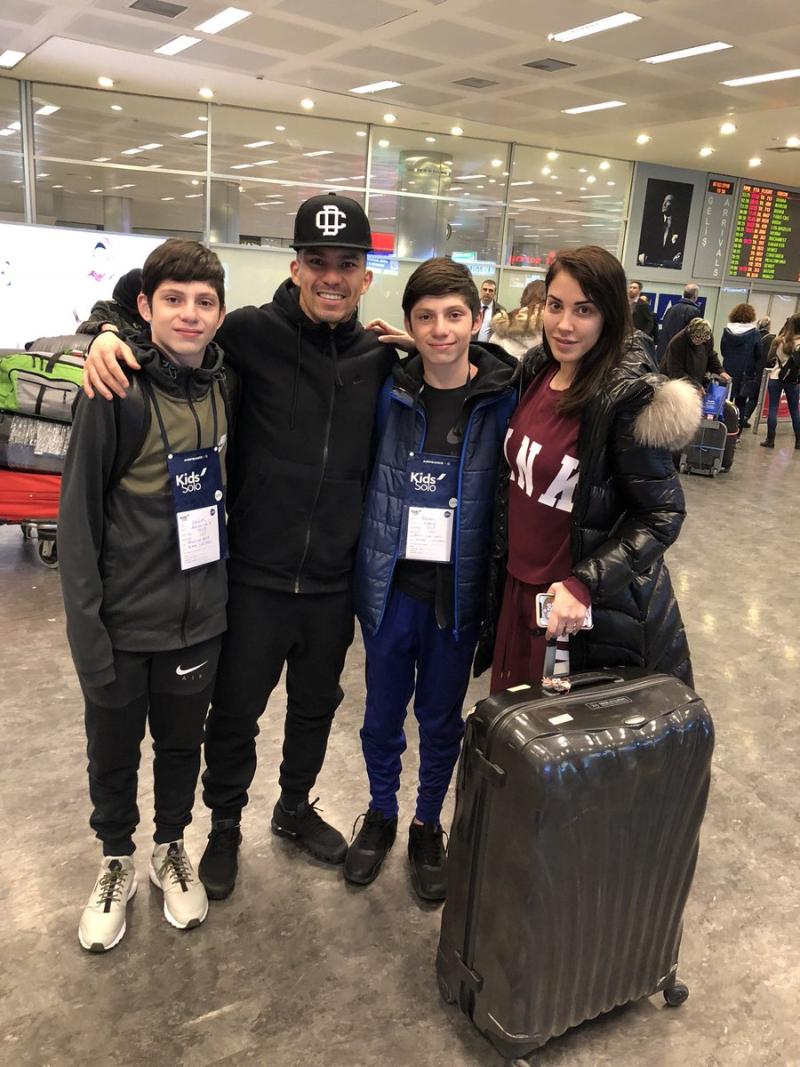 Gary Medel junto a sus hijos / Créditos: Instagram