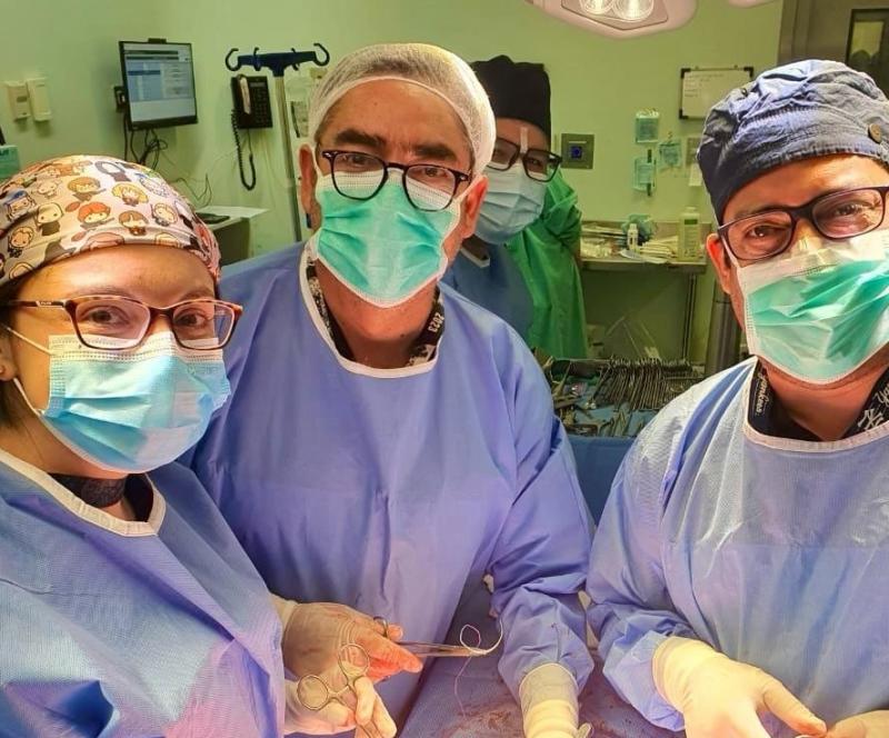 Hospital de Puerto Montt - Equipo de Cirugía de Tórax por caso de pecho de paloma