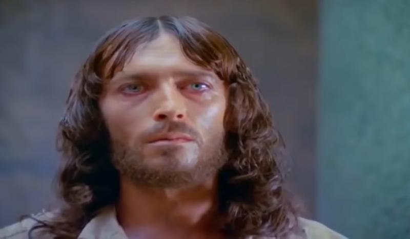 Captura - Robert Powell en "Jesús de Nazaret" (1977)