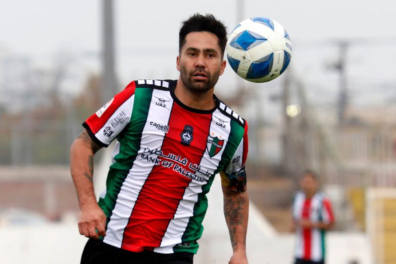 Luis Jiménez no quiere saber nada con el fútbol tras su retiro - Crédito: Photosport.