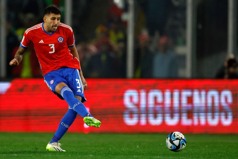 Guillermo Maripán podría dejar AS Mónaco - Crédito: Photosport.