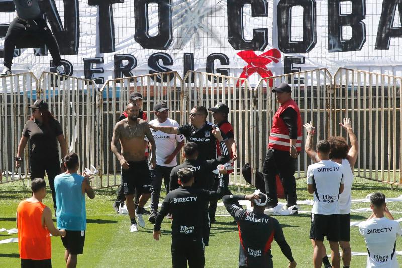 Aton - Caos en el arengazo de Colo Colo previo al Superclásico