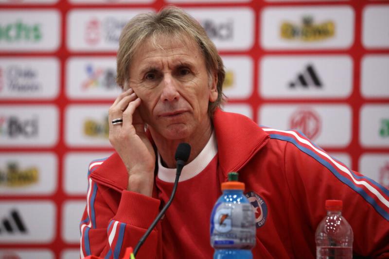 Ricardo Gareca ya tiene la lista de convocados para su estreno en la Roja - Crédito: Photosport.