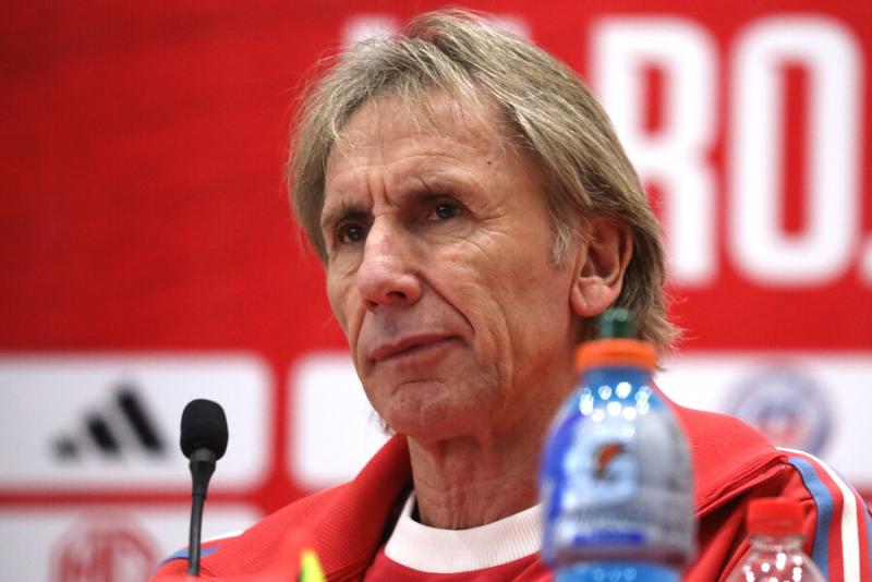 Ricardo Gareca, DT de la Roja, destacó a Cristián Zavala por su nivel en Colo Colo - Crédito: Photosport.
