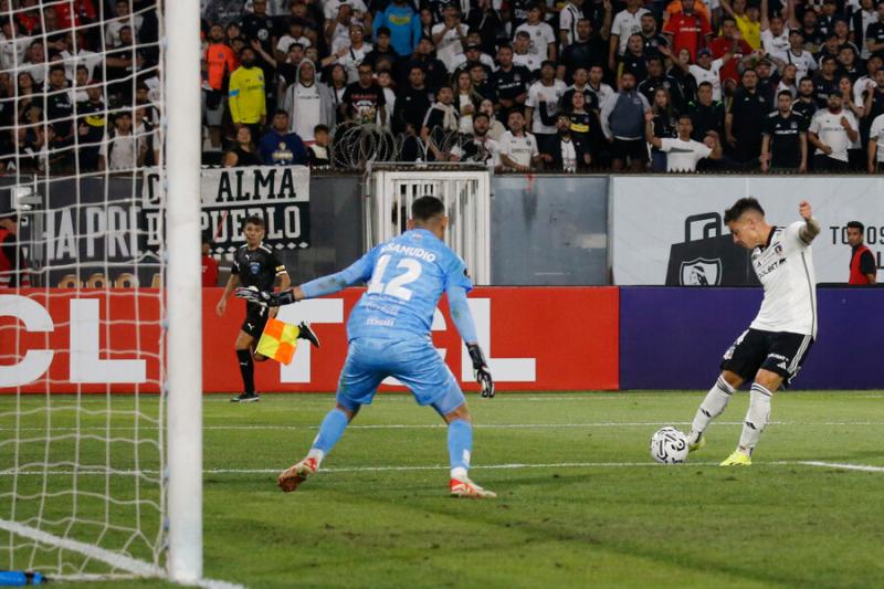 Cristián Zavala anotó en duelo de colo Colo por la Copa Libertadores, pero lo anularon por offside - Crédito: Photosport.