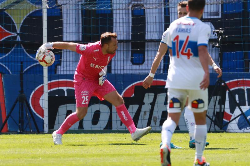 Sebastián Pérez fue figura en el empate de la UC y Huachipato / Créditos: Photosport