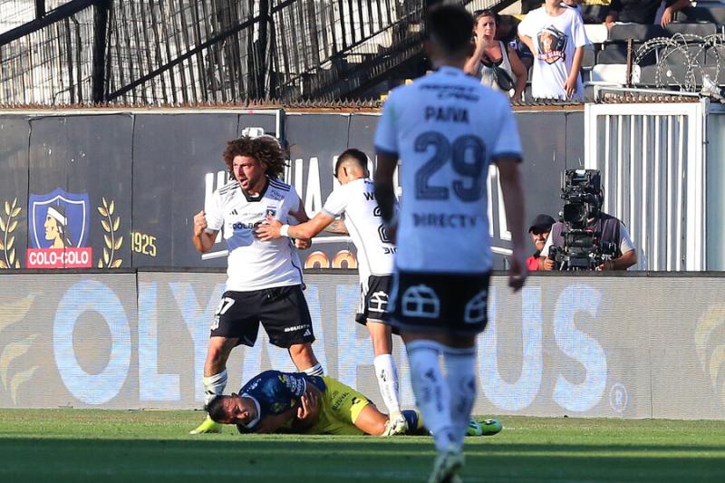 Maxi Falcón fue expulsado en Colo Colo - Crédito: Photosport.