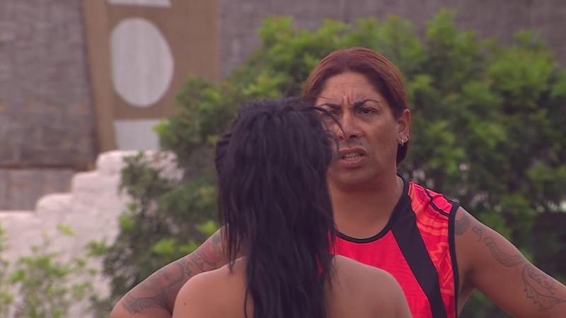 Canal 13 - Pamela Díaz pelea con Botota en Tierra Brava