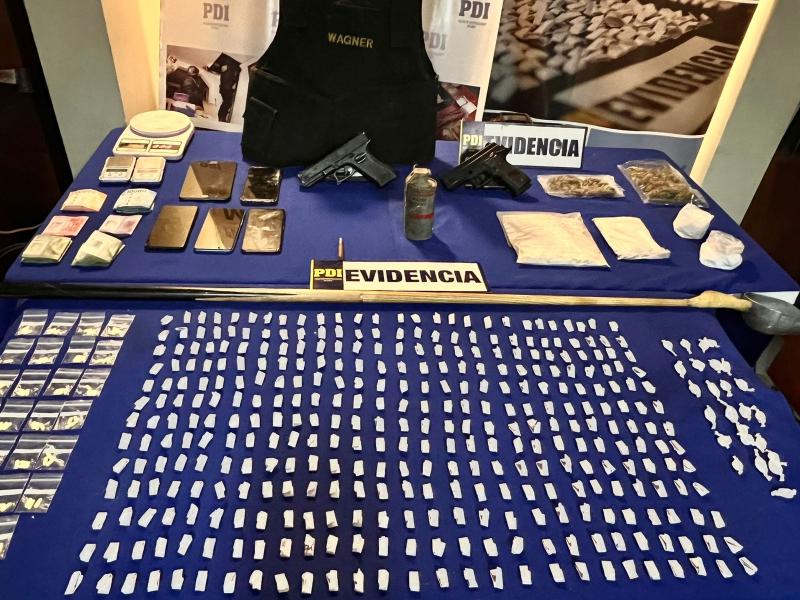 PDI - Detienen a tres integrantes de la banda "Los Armeros"