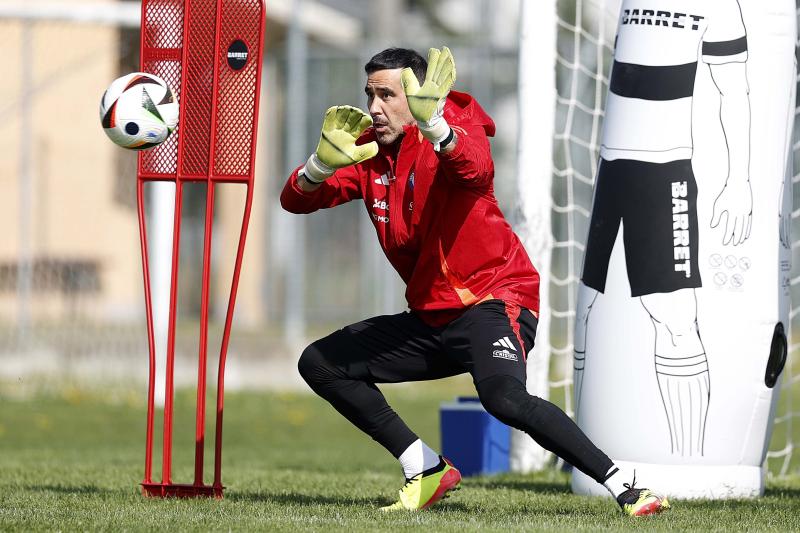 Claudio Bravo será titular en su retorno a la Roja - Crédito: @LaRoja.