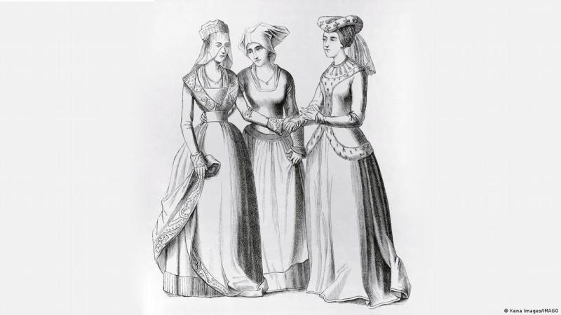 Probablemente se convirtió en un signo de riqueza: tener los botones en el lado izquierdo habría demostrado que se es demasiado rico para vestirse solo.