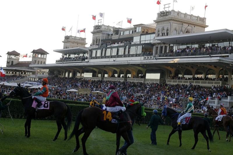 Agencia Uno - Carreras en el Club Hípico