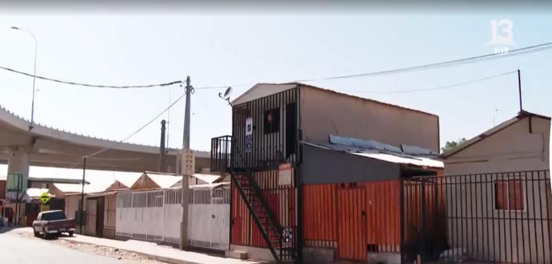 Canal 13 - Así es la toma de Maipú por dentro