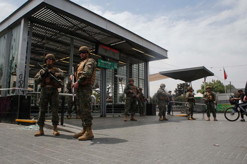 Militares en metro de Maipú - Archivo Agencia Uno