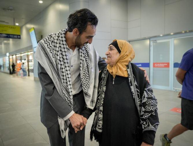 Zaida Almanasrra llega desde Palestina a Chile