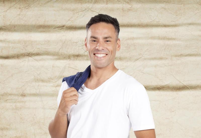 Canal 13 - Claudio Valdivia entra a ¿Ganar o Servir?