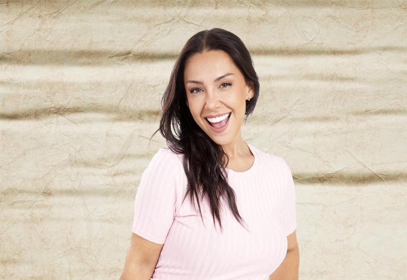 Canal 13 - Mariela Sotomayor ingresa a '¿Ganar o Servir?'