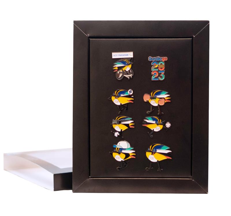 Kit de pines de Fiu y Santiago 2023