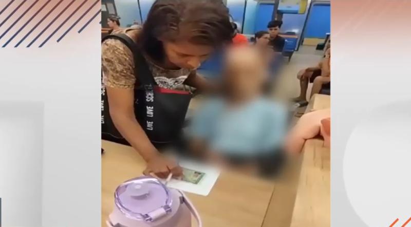 Pretendía retirar dinero: mujer lleva el cadáver de su tío al banco